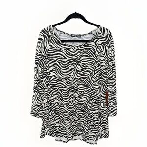 Kim & Cami Black and White Zebra Print Long Sleeve Top